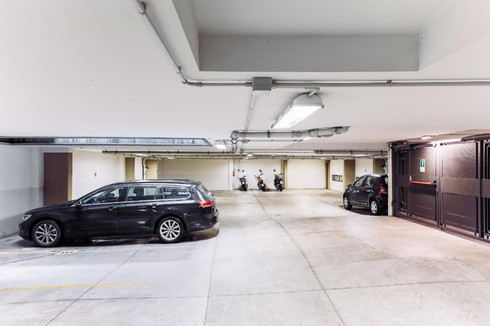 Adriano Residence